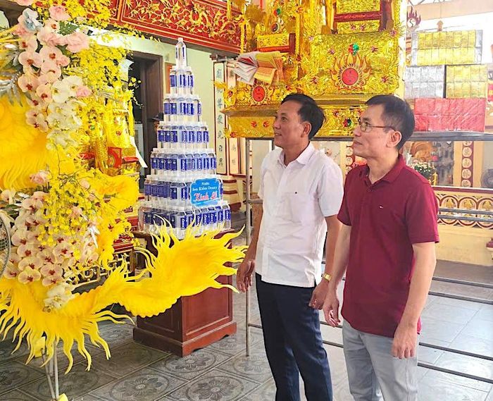  Ông Đinh Hữu Hải, Phó Chủ tịch UBND xã Đồng Bằng, Trưởng ban quản lý di tích trao đổi với phóng viên. 
