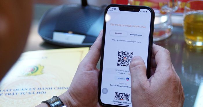 Cá nhân, tổ chức truy cập ứng dụng VNeID thực hiện ủng hộ.