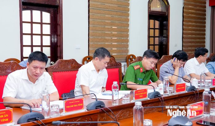 Lãnh đạo các cơ quan, đơn vị trong khối Nội chính tham dự hội nghị. Ảnh: Phạm Bằng