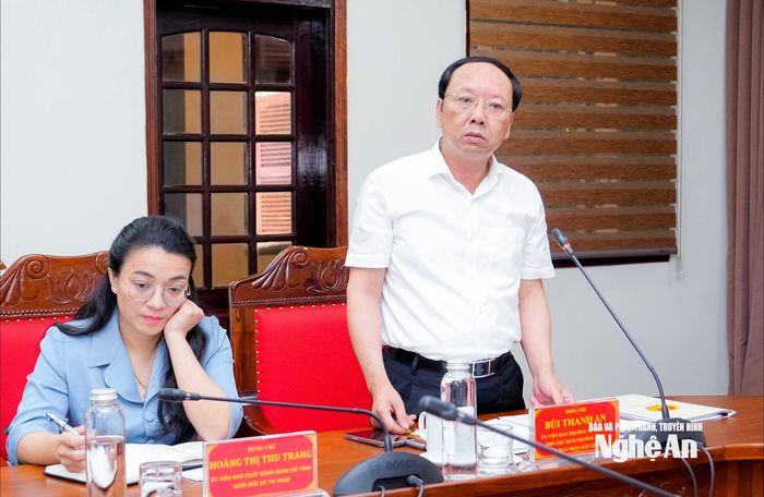 Đồng chí Bùi Thanh An - Ủy viên Ban Thường vụ Tỉnh ủy, Phó Chủ tịch Thường trực UBND tỉnh phát biểu tại hội nghị. Ảnh: Phạm Bằng