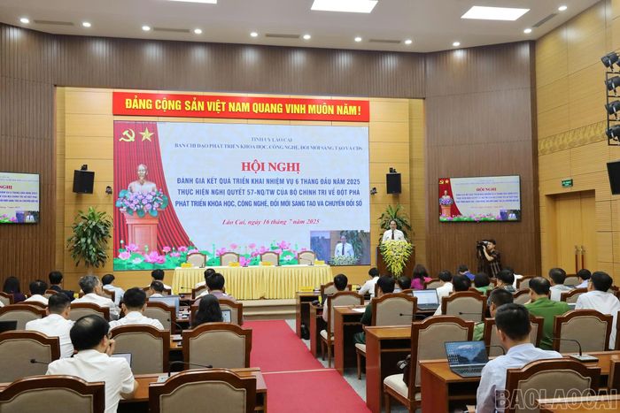 Hội nghị đánh giá kết quả 6 tháng đầu năm 2025 thực hiện Nghị quyết 57 - NQTW của Bộ Chính trị về đột phá phát triển khoa học, công nghệ, đổi mới sáng tạo và chuyển đổi số tỉnh Lào Cai.