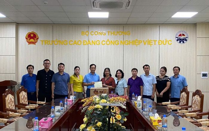 Tại trường Cao đẳng Công nghiệp Việt Đức - ngôi trường nổi tiếng giáo dục sinh viên ngành Công Thương.