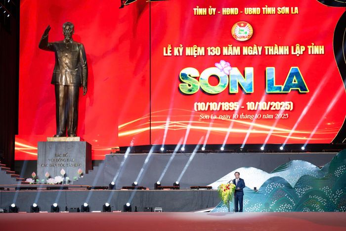 Phó Chủ tịch Quốc hội Lê Minh Hoan phát biểu tại buổi lễ
