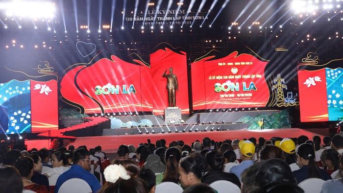  Sơn La tổ chức nhiều hoạt động chào mừng kỷ niệm 130 năm thành lập tỉnh. 