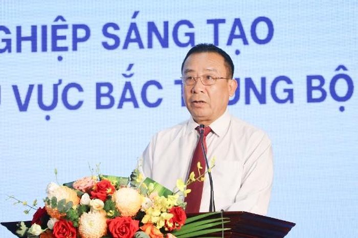 Các đại biểu tham gia phiên thảo luận thứ 2: Thu hút nguồn lực hỗ trợ khởi nghiệp