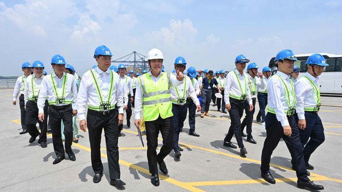  Đoàn đại biểu tham quan cảng Gemalink 