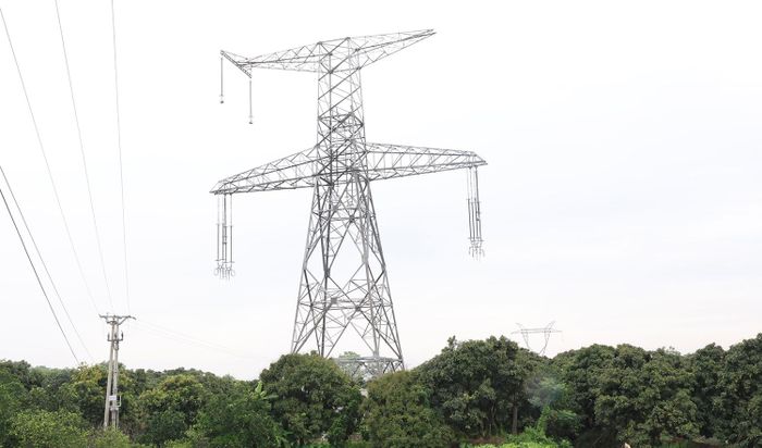 Một khoảng cột Dự án đường dây 500/220kV Nho Quan – Phủ Lý – Thường Tín chưa thể kéo dây do vướng mắc mặt bằng