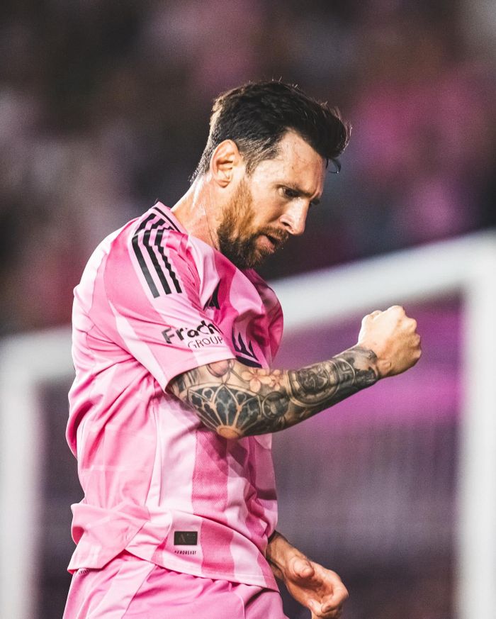 Tình huống Messi ghi bàn mở tỷ số đẹp mắt rồi chính anh ấn định chiến thắng 4-0. El Pulga đoạt luôn danh hiệu MVP - Ảnh: IM