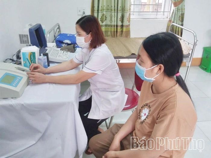 TYT Thục Luyện, xã Thanh Sơn được trang bị một số thiết bị y tế cơ bản phục vụ việc khám chữa bệnh ban đầu cho Nhân dân
