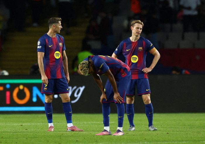  Barca tiếp tục gặp khó thời gian qua. 