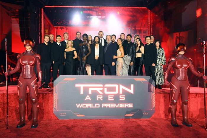 Đoàn làm phim “Tron: Ares” trong buổi chiếu ra mắt phim