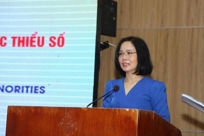 Bà Vũ Thị Hường, Phó Cục trưởng Cục Phổ biến, giáo dục pháp luật và Trợ giúp pháp lý chia sẻ tại hội nghị. Ảnh: VGP/BP