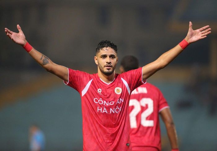 Léo Artur là 1 trong những ngoại binh xuất sắc nhất tại V.League. Ảnh: VPF
