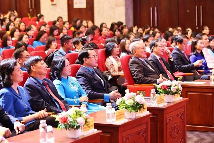 Các đại biểu tham dự buổi lễ. Ảnh: Minh Đức – TTXVN