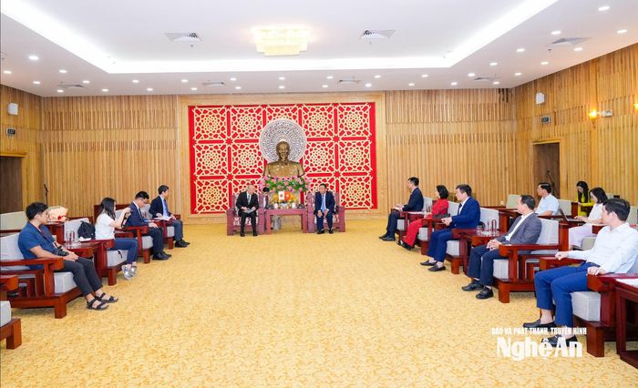 Quang cảnh cuộc làm việc. Ảnh: T.L