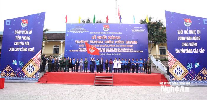 Tuổi trẻ Nghệ An trong Lễ ra quân Tháng Thanh niên 2025. Ảnh: Thanh Quỳnh