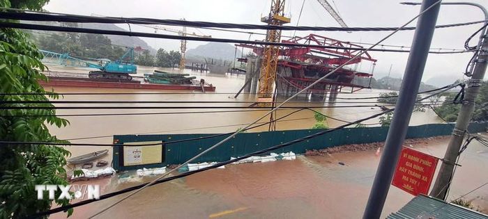 Nước lũ dâng cao trên sông Đáy. Ảnh chụp ngày 27/8/2025. Nguồn: TTXVN