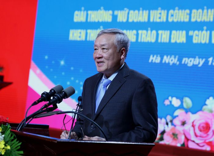 Phó Thủ tướng Thường trực Chính phủ Nguyễn Hòa Bình phát biểu tại buổi lễ.