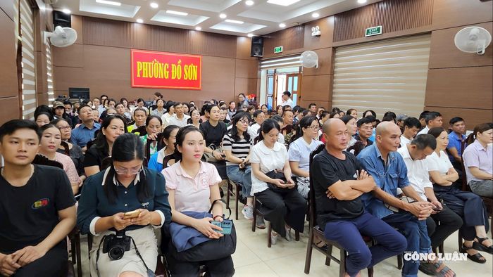 Các hộ kinh doanh hào hứng tham gia Hội nghị tập huấn.