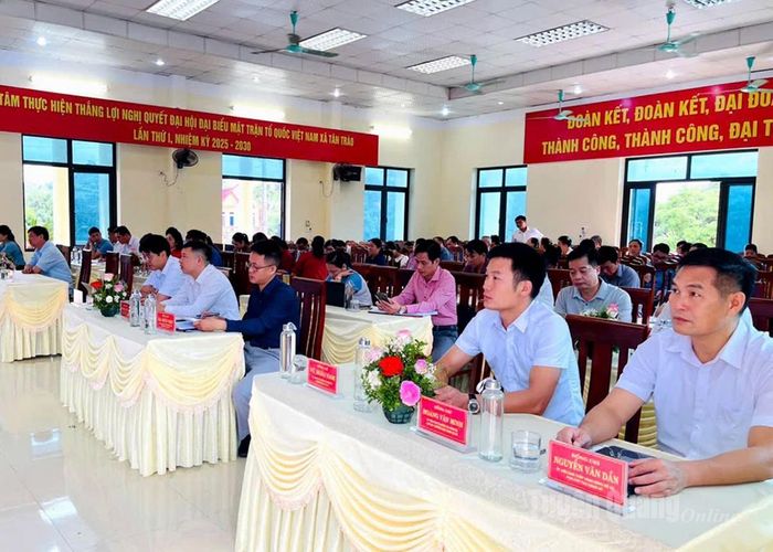 Đại biểu dự Hội nghị tại điểm cầu xã Tân Trào. Ảnh: Lý Thu
