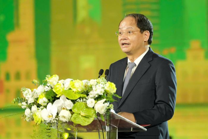 Ông Nguyễn Doãn Toản, Ủy viên Ban Thường vụ, Trưởng Ban Tuyên giáo và Dân vận Thành ủy, Trưởng Ban Tổ chức giải báo chí, phát biểu tại lễ trao giải.