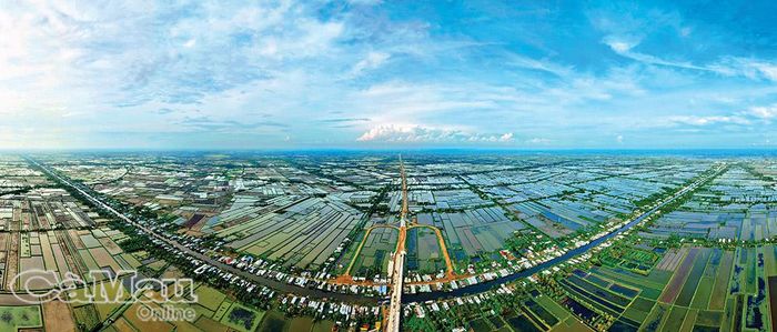 Tuyến cao tốc đi qua địa phận xã Trí Phải tại vị trí cầu vượt kênh xáng Huyện Sử. Ðây là 1 trong 2 cây cầu lớn trên tuyến cao tốc thuộc địa phận Cà Mau, có tuyến nhánh kết nối với Quốc lộ 63.
