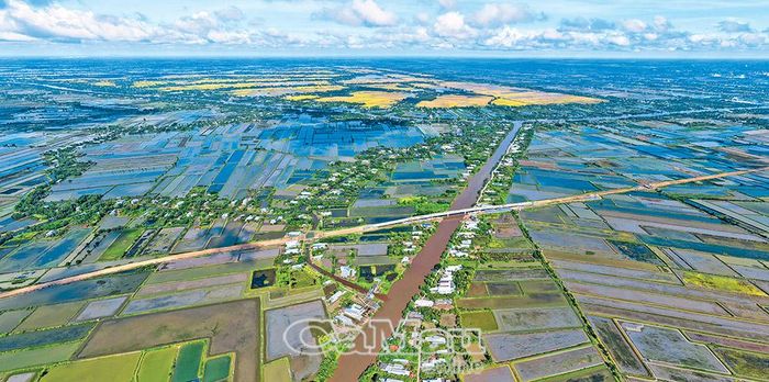 Cầu vượt kênh xáng Lương Thế Trân, thuộc tuyến nối cao tốc ra Quốc lộ 1 đã được hình thành.