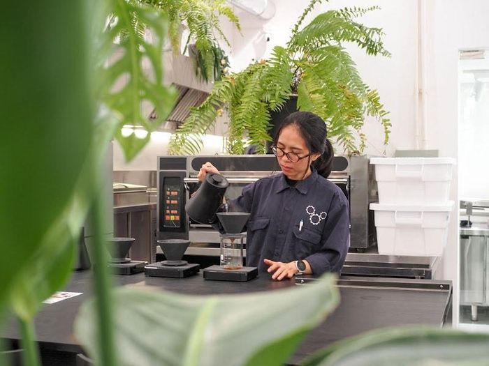 Việc mang triết lý này đến Hà Nội được xem là một "cuộc đối thoại" , bổ sung một góc nhìn mới về hương vị, bên cạnh văn hóa cà phê truyền thống của thủ đô. Nguồn ảnh: XLIII Coffee.