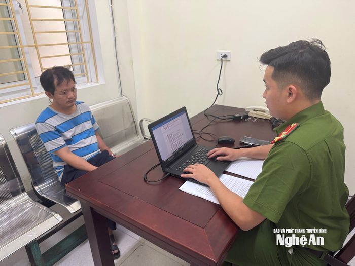 Đối tượng Lê Thành Công tại cơ quan Công an. Ảnh: Quỳnh Trang