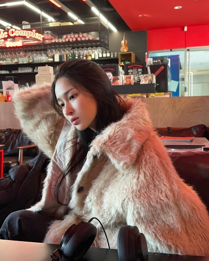 Han Ga Eul có đời tư kín tiếng. Cô không thường xuyên cập nhật trang cá nhân nên lượng người theo dõi còn khá hạn chế so với nhiều diễn viên khác. Về ngoại hình, cháu gái Won Bin được đánh giá sở hữu gương mặt sáng, thừa hưởng nhiều nét nổi bật của cậu ruột. Han Ga Eul hiện được xem là tân binh tiềm năng của làng giải trí xứ kim chi. Khi gia nhập làng giải trí, mối quan hệ gia đình giữa nữ diễn viên và Won Bin được giữ kín để tránh làm lu mờ sự nghiệp đang phát triển của cô. 