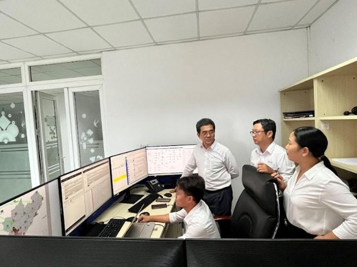 Ban giám đốc SPCIT thăm hỏi và động viên đội trực Điều hành cơ sở