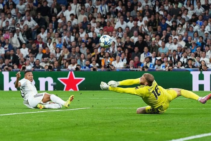 Mbappe có cơ hội nhưng bỏ lỡ đáng tiếc