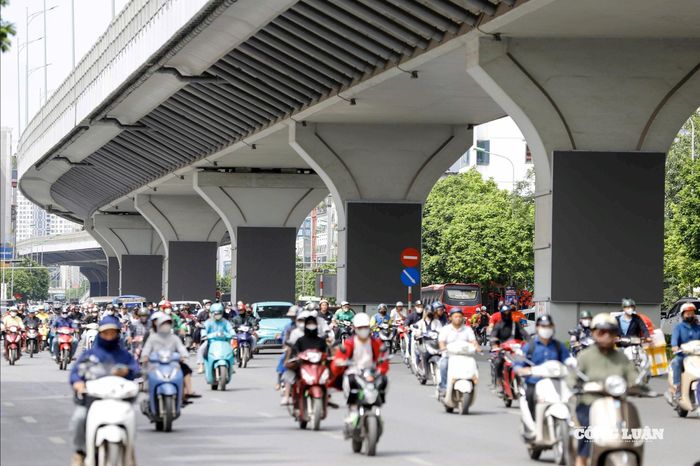 Hiện tại, phần lắp đặt từ Ngã Tư Sở đến số nhà 173 đường Trường Chinh (dài hơn 1 km) đã hoàn thành và đưa vào vận hành thử.