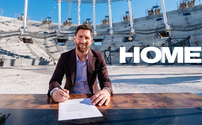 Messi đặt bút ký 3 năm với Inter Miami - Ảnh: IMFC