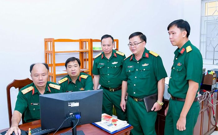 Mỗi cán bộ, chiến sĩ nêu cao tinh thần phấn đấu trở thành “quân nhân số”. (Ảnh do Bộ CHQS tỉnh cung cấp)