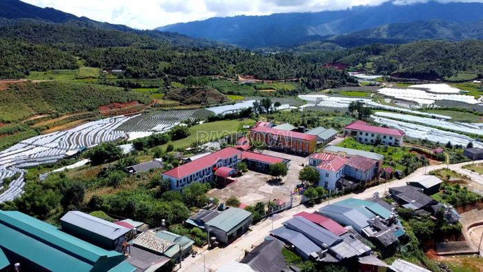 Bộ mặt nông thôn vùng cao Púng Luông từng bước thay đổi.