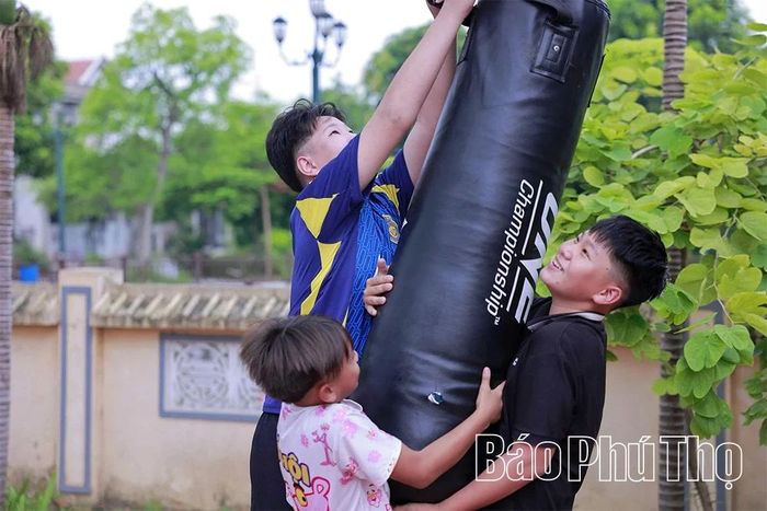 Những thiết bị, dụng cụ được đưa về đúng vị trí trước khi buổi học bắt đầu