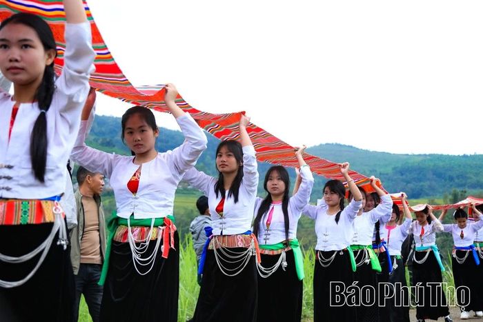Các nghi lễ tại lễ hội nhằm gìn giữ, bảo tồn văn hóa truyền thống dân tộc Mường