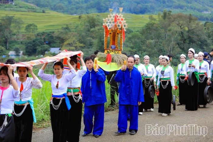 Nghi lễ rước kiệu tại lễ hội