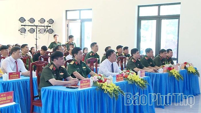 Các đại biểu dự lễ khánh thành.