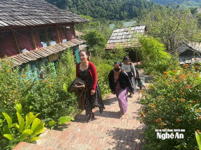 Mường Lồng còn có 6 homestay mang đậm nét truyền thống, sẵn sàng phục vụ du khách đến nghỉ dưỡng. Mùa Thu - Đông lên Mường Lống là thời điểm lý tưởng đối với khách du lịch. Ảnh: Văn Trường