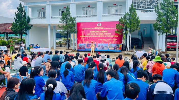 Phòng Cảnh sát Phòng cháy, chữa cháy và Cứu nạn, cứu hộ thường xuyên phối hợp tổ chức tuyên truyền nhằm nâng cao nhận thức, trách nhiệm của các tầng lớp nhân dân về công tác phòng cháy, chữa cháy và cứu nạn, cứu hộ.