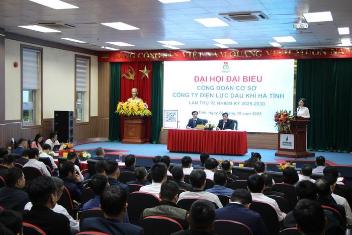  Đại hội lần IV khẳng định tinh thần đoàn kết, đổi mới và chăm lo thiết thực cho người lao động. 