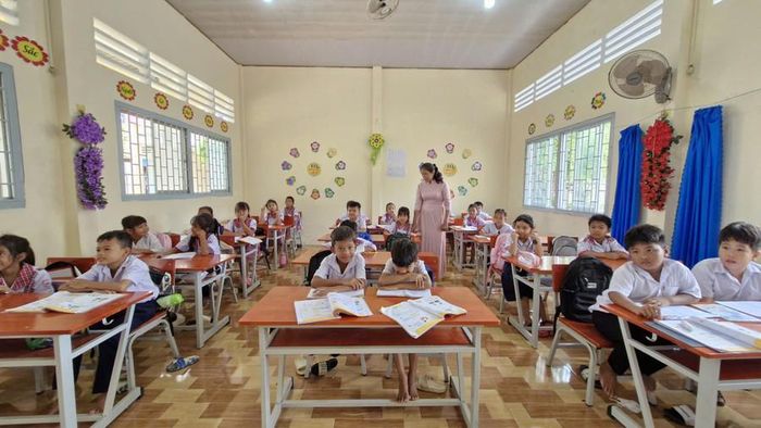  Nhiều thế hệ học sinh Trường Tiểu học Thạnh Phú 3 học trong ngôi trường được nhà chùa hiến đất xây dựng. 