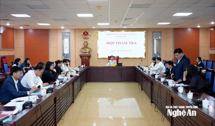 Toàn cảnh cuộc Họp thẩm tra. Ảnh: Tiến Đông