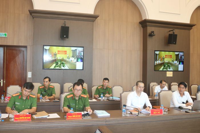Các đại biểu tham dự hội nghị.