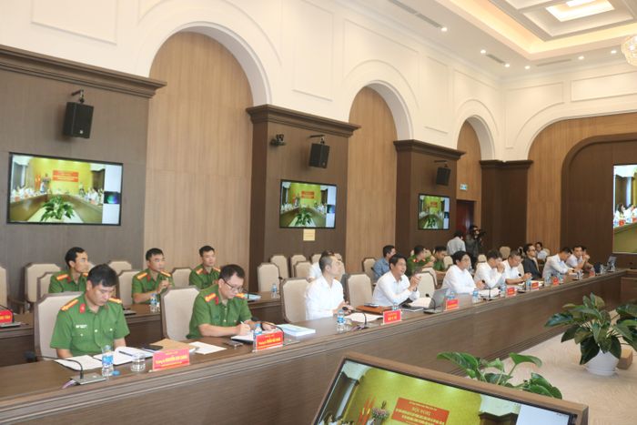 Các đại biểu tham dự hội nghị.