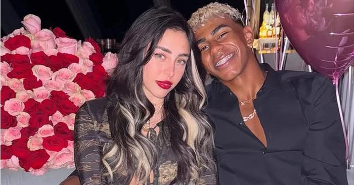 Yamal đang hẹn hò nữ ca sĩ người Argentina, Nicki Nicole.