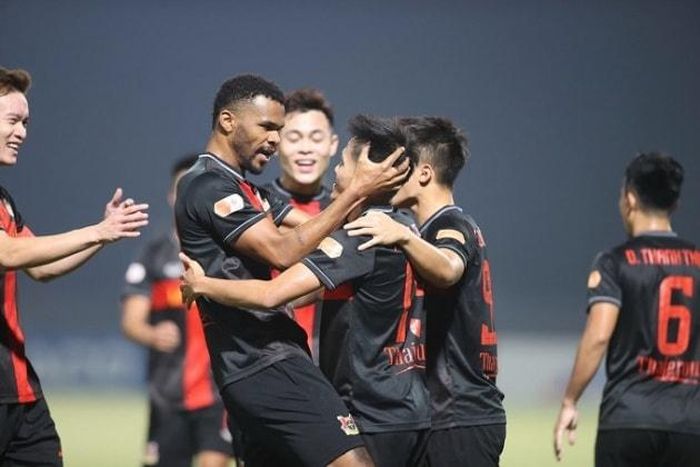 Tân binh Ninh Bình đang bay cao ở V-League.