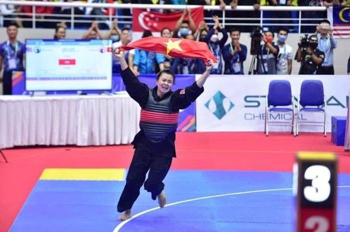 Khoảnh khắc Quàng Thị Thu Nghĩa giành Huy chương Vàng Pencak Silat SEA Games 31.